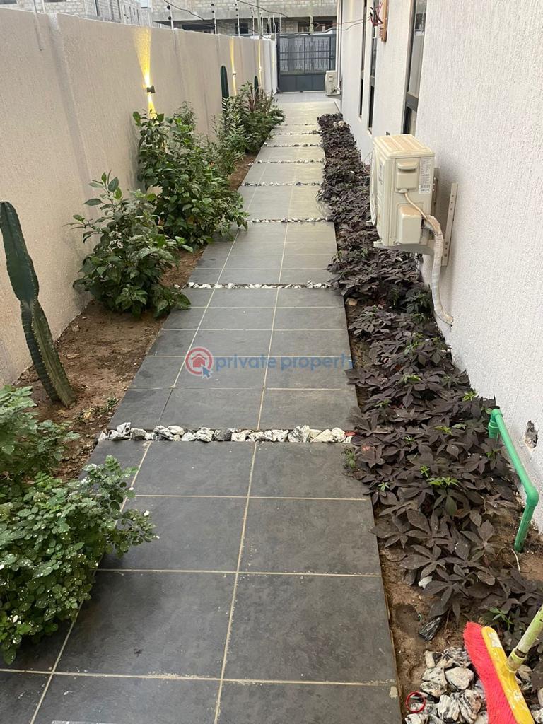 5 bedroom House For Sale Adenta Adenta Municipal Accra - 3