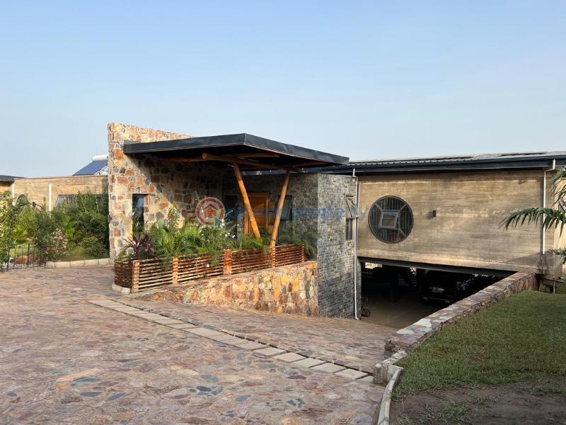 9 bedroom House For Sale Aburi Mountains Aburi Akuapim South Municipal Eastern Region - 2
