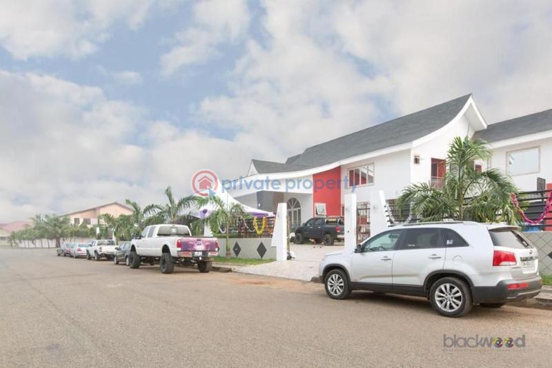 5 bedroom Townhouse For Sale Airport Hills Airport Residential Area Accra - 5