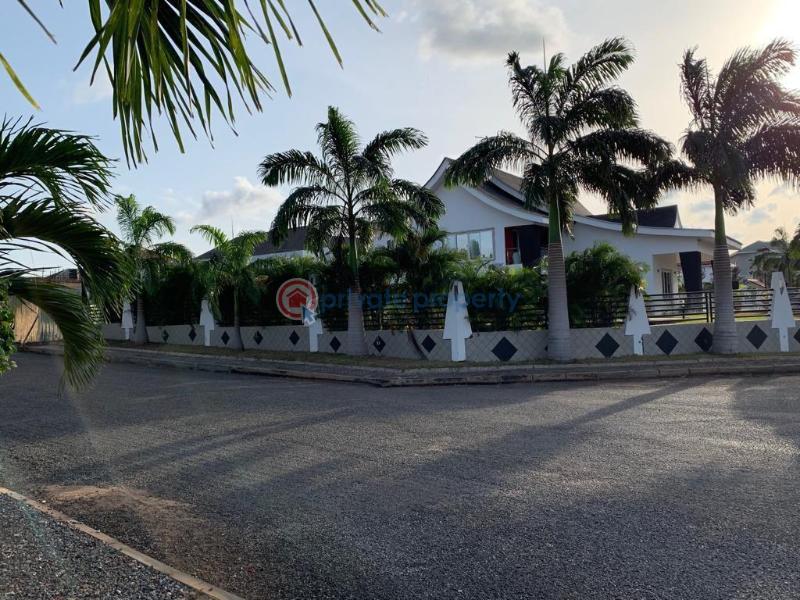 5 bedroom Townhouse For Sale Airport Hills Airport Residential Area Accra - 4
