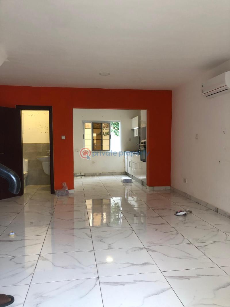 5 bedroom Townhouse For Sale Airport Hills Airport Residential Area Accra - 3
