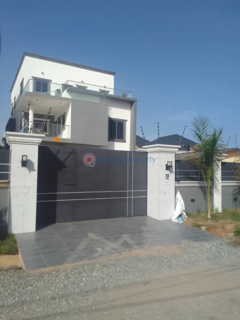5 bedroom Townhouse For Sale Achimota Accra - 2