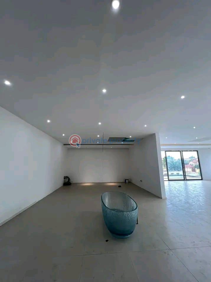 6 bedroom Townhouse For Sale East Legon Accra - 3