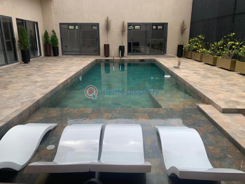 8 bedroom House For Sale Labone La Dade Kotopon Municipal Accra - 3