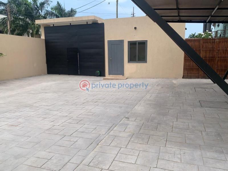 8 bedroom House For Sale Labone La Dade Kotopon Municipal Accra - 4
