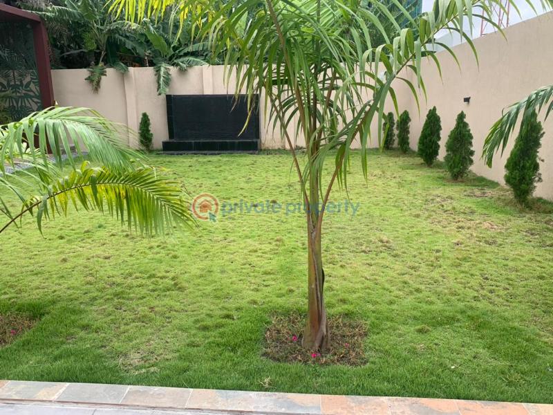 8 bedroom House For Sale Labone La Dade Kotopon Municipal Accra - 2