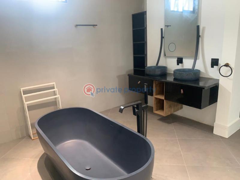 8 bedroom House For Sale Labone La Dade Kotopon Municipal Accra - 30