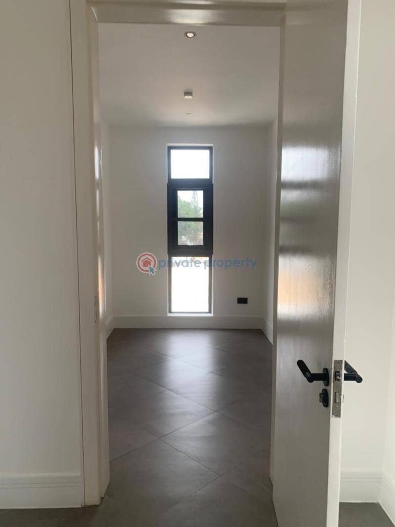 8 bedroom House For Sale Labone La Dade Kotopon Municipal Accra - 26