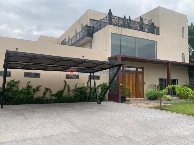 8 bedroom House For Sale Labone La Dade Kotopon Municipal Accra - 0
