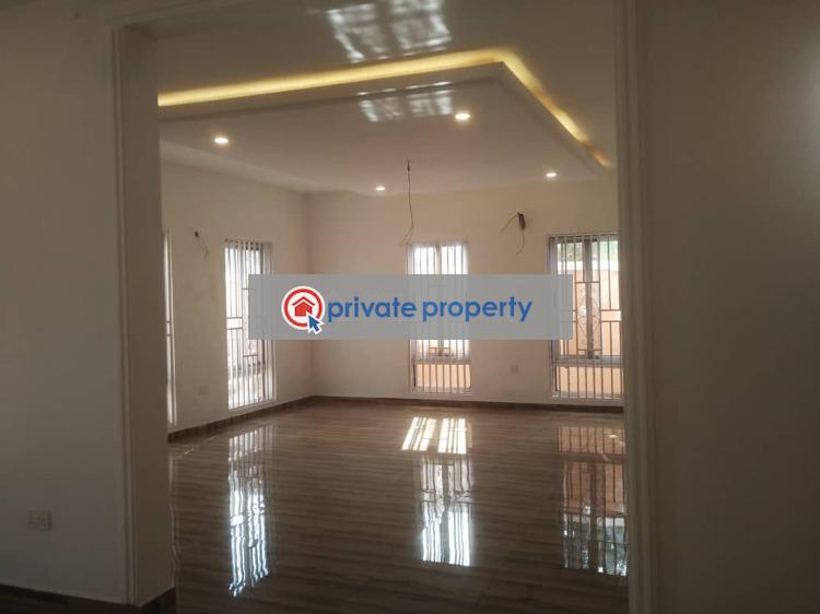 7 bedroom House For Sale &nbsp;community 26 Tema Accra - 2