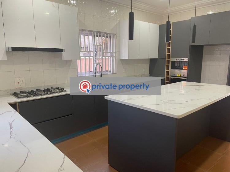 7 bedroom House For Sale &nbsp;community 26 Tema Accra - 18