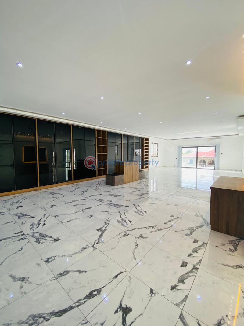 8 bedroom House For Sale American House East Legon Accra - 9