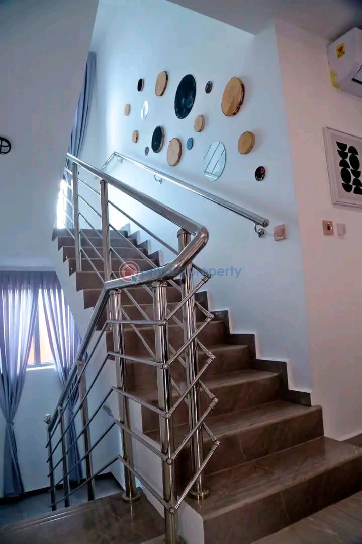 4 bedroom Townhouse For Rent Labone Labadi-Aborm Accra - 2
