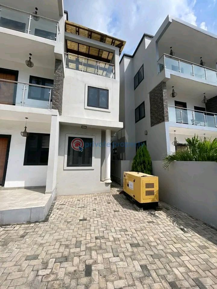 4 bedroom Townhouse For Rent Labone Labadi-Aborm Accra - 5