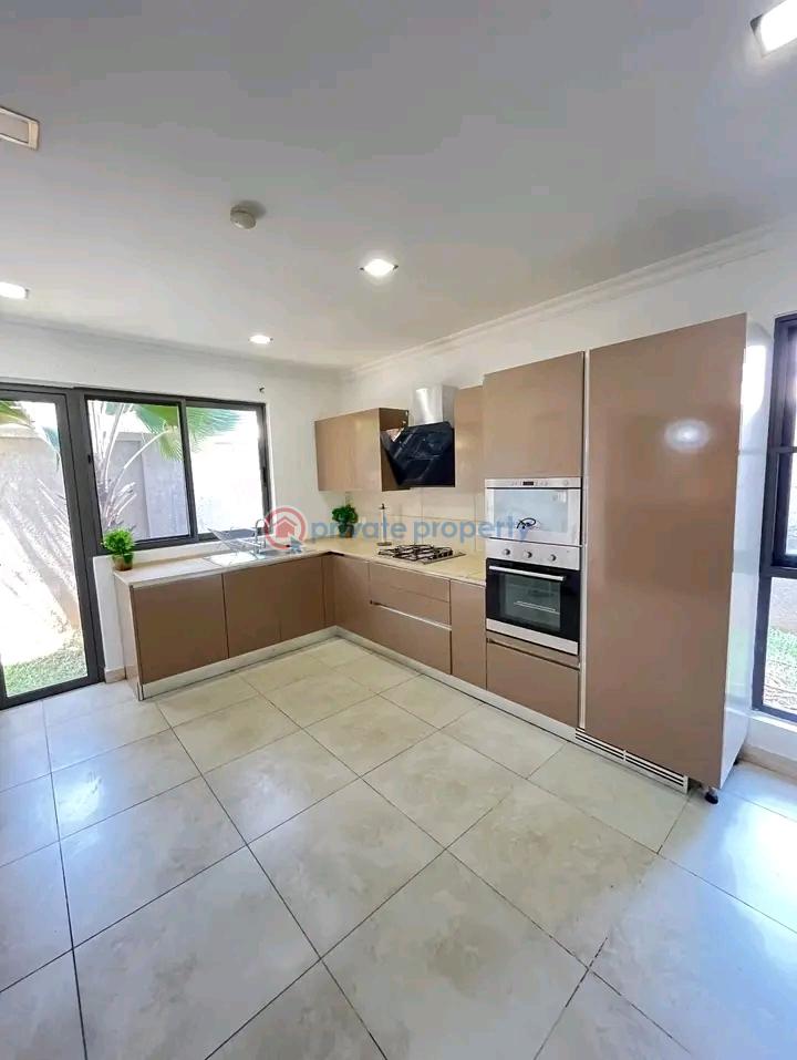 4 bedroom Townhouse For Rent Airport Residential Area Accra - 4