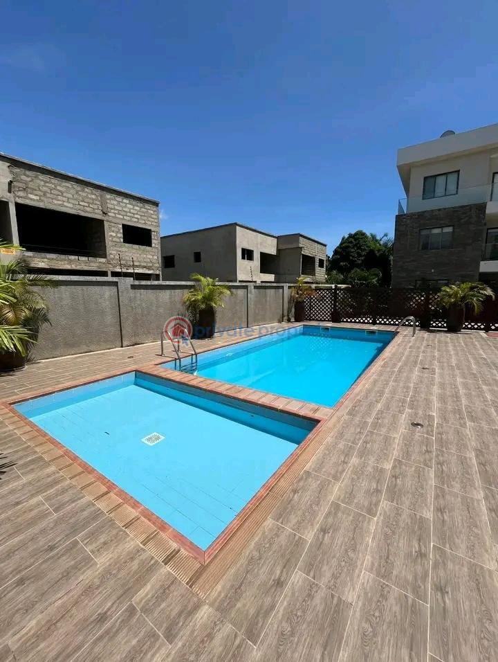 4 bedroom Townhouse For Rent Airport Residential Area Accra - 1