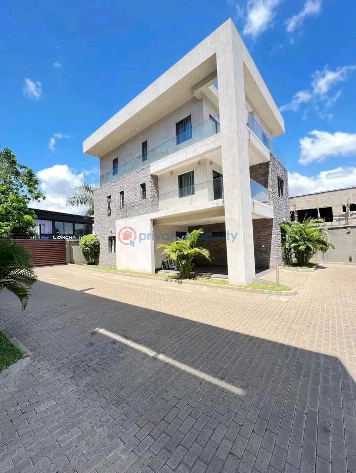 4 bedroom Townhouse For Rent Airport Residential Area Accra - 0