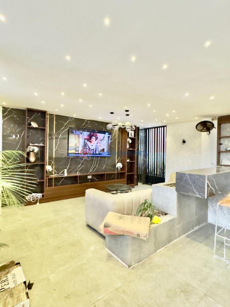 4 bedroom Detached Bungalow For Sale Around Free Zones Cantonment Capitol Restuarant Area Cantonments Accra - 11