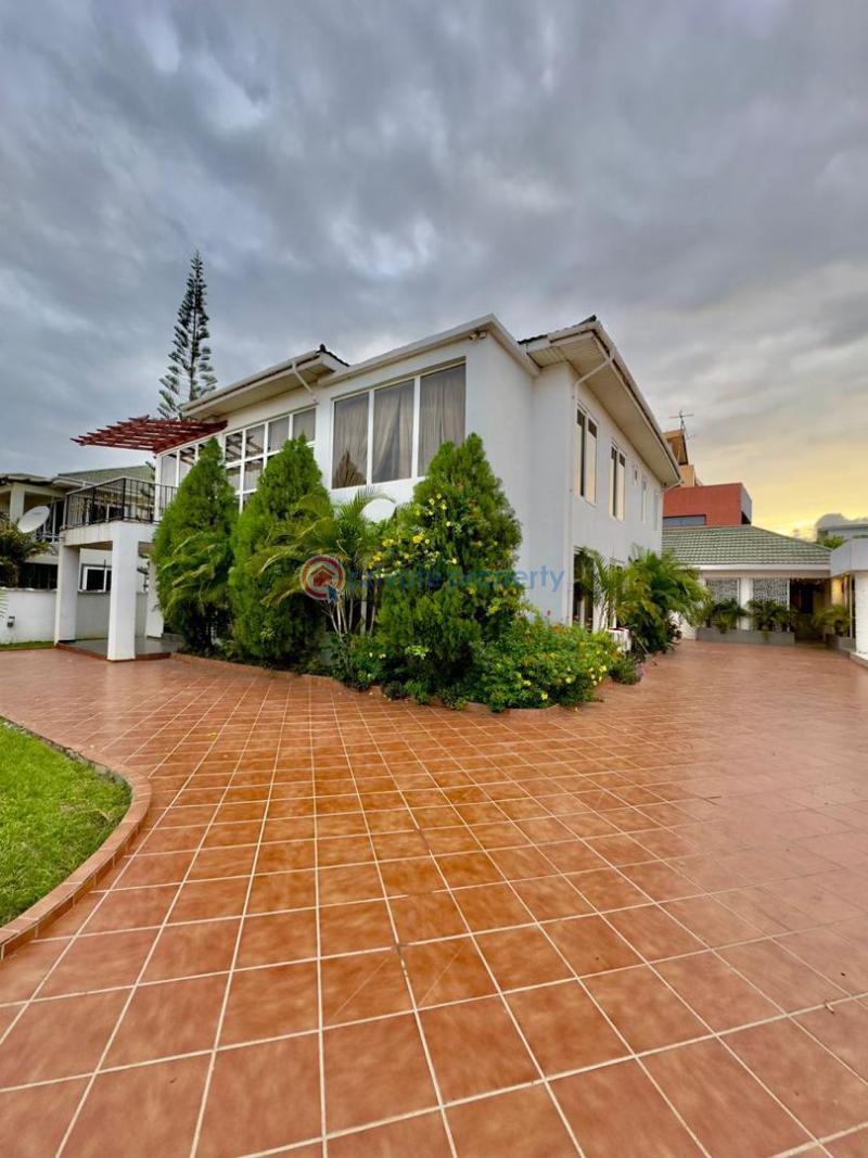 4 bedroom Detached Bungalow For Sale Around Free Zones Cantonment Capitol Restuarant Area Cantonments Accra - 0