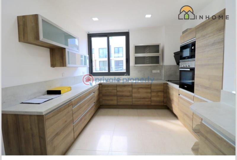 5 bedroom Townhouse For Rent North Ridge Accra - 14