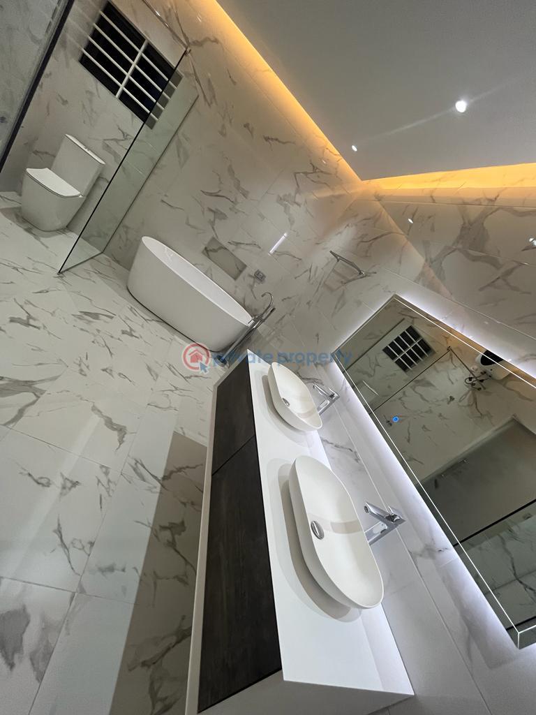 5 bedroom House For Sale Lakeside Estates. Adenta Municipal Accra - 6