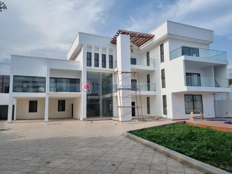 8 bedroom House For Sale Adjiringanor East Legon Accra - 1