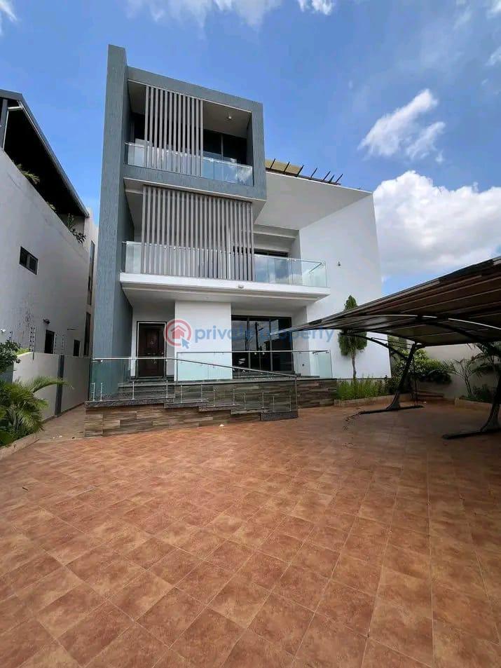 4 bedroom Townhouse For Rent A& C Mall East Legon Accra - 0