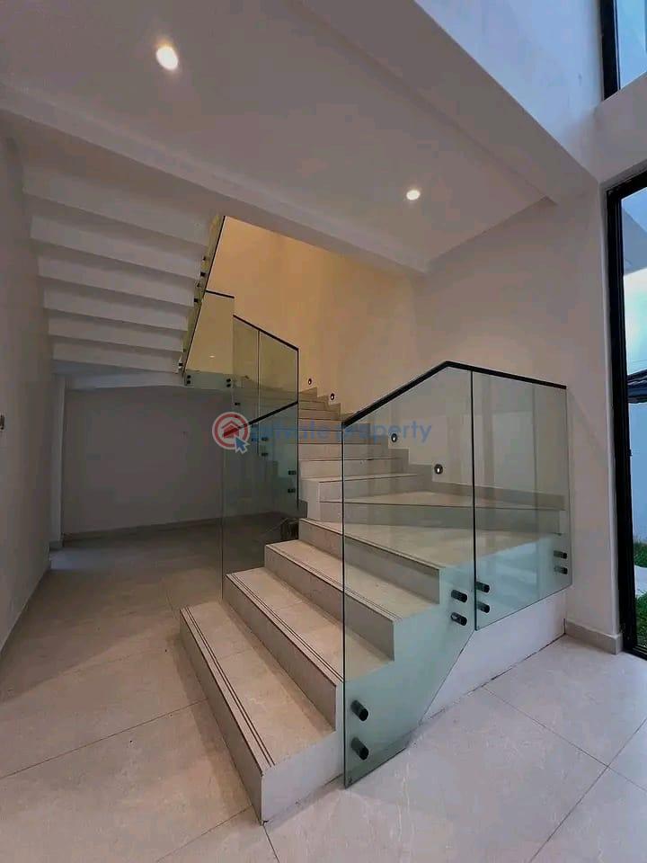 4 bedroom Townhouse For Sale East Airport Airport Residential Area Accra - 5