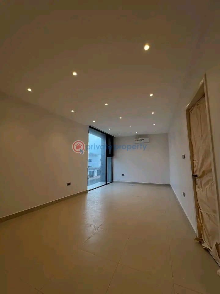4 bedroom Townhouse For Sale East Airport Airport Residential Area Accra - 10