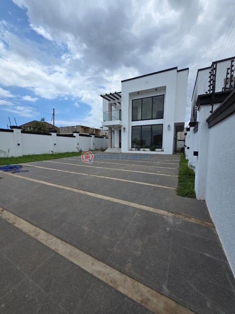 4 bedroom Townhouse For Sale East Airport Airport Residential Area Accra - 1