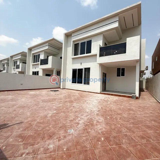 4 bedroom House For Sale Lakeside Estates. Adenta Municipal Accra - 1