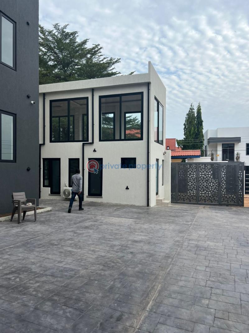 2 bedroom Apartment For Rent East Airport Airport Residential Area Accra - 1