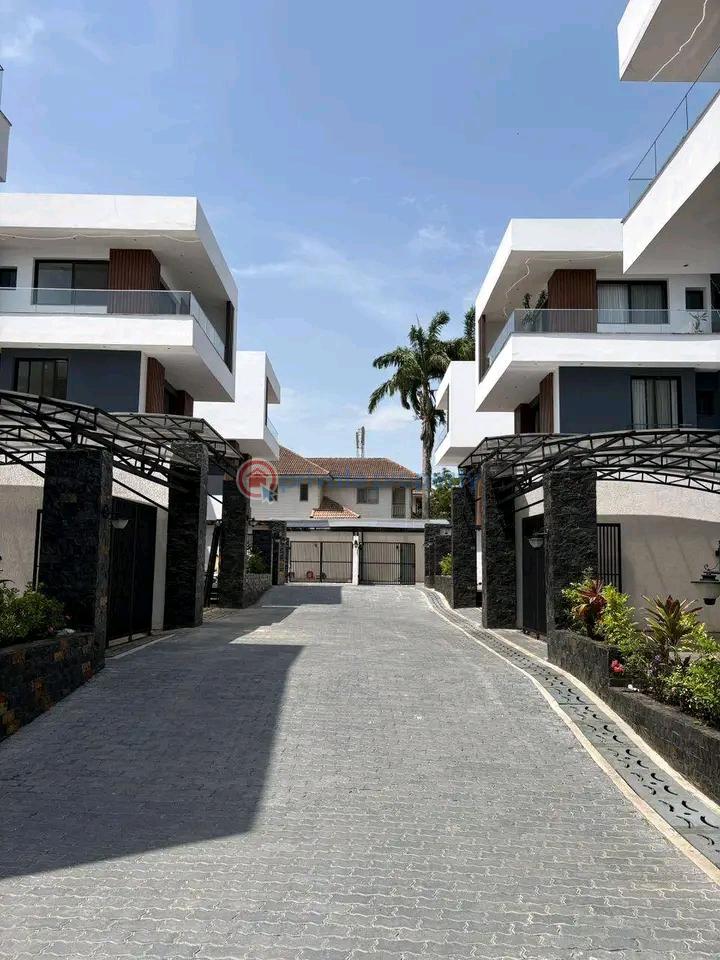 5 bedroom Townhouse For Rent Cantonments Accra - 4
