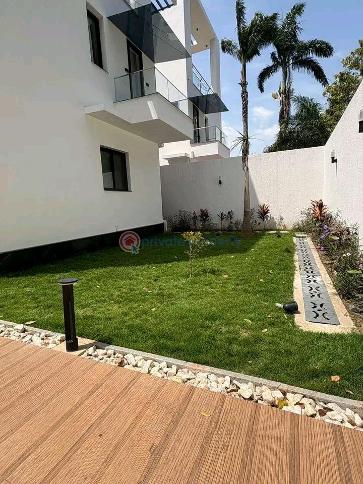 5 bedroom Townhouse For Rent Cantonments Accra - 2