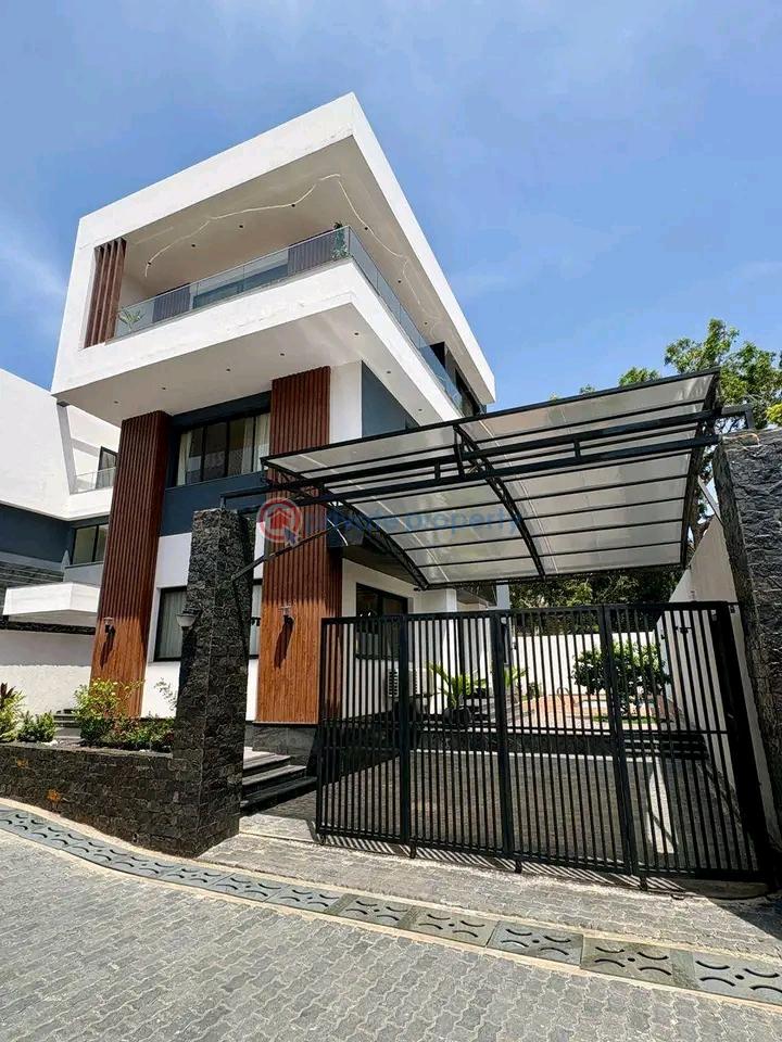 5 bedroom Townhouse For Rent Cantonments Accra - 0