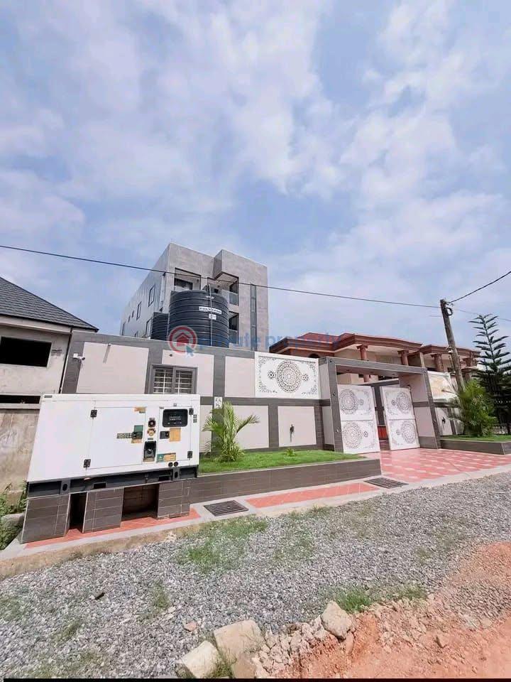 3 bedroom Apartment For Rent East Airport Airport Residential Area Accra - 3