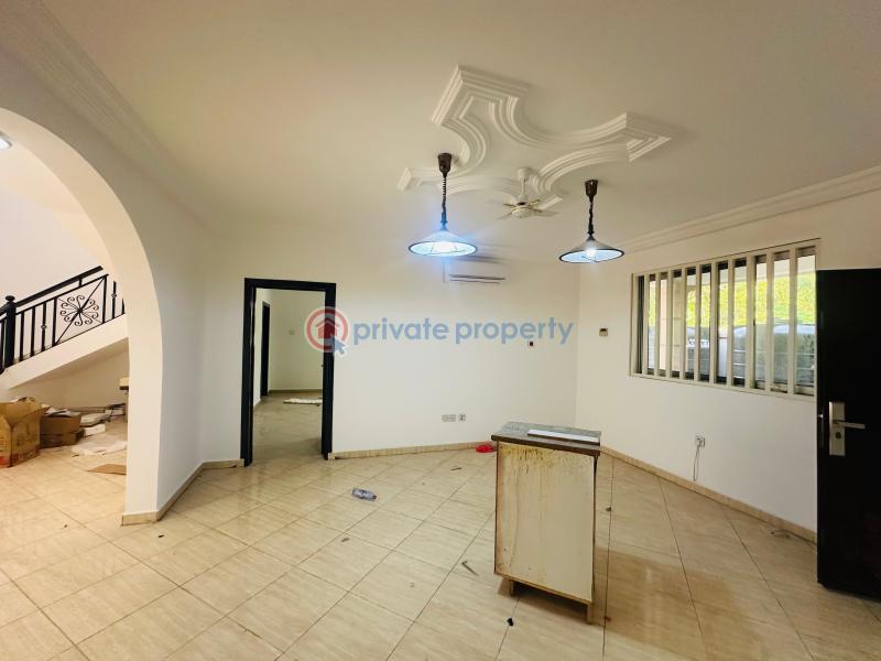 4 bedroom House For Rent North Ridge Accra - 14
