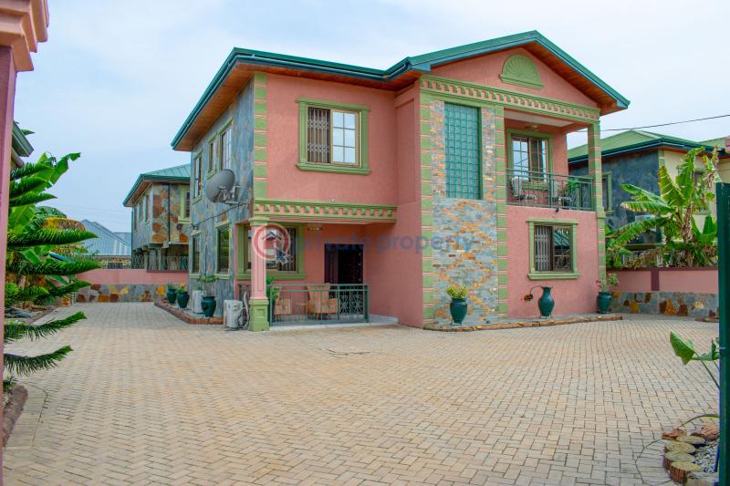 4 bedroom Semi detached Duplex Short let Cape Coast Jukwa Road, Mpeasem Ame Zion School First Speed Ramp Cape Coast Metropolitan Central Region - 0