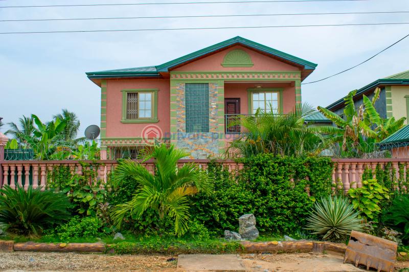 4 bedroom Semi detached Duplex Short let Cape Coast Jukwa Road, Mpeasem Ame Zion School First Speed Ramp Cape Coast Metropolitan Central Region - 2