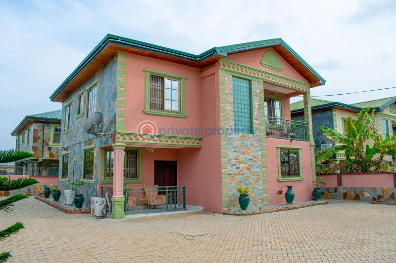 4 bedroom Semi detached Duplex Short let Cape Coast Jukwa Road, Mpeasem Ame Zion School First Speed Ramp Cape Coast Metropolitan Central Region - 1