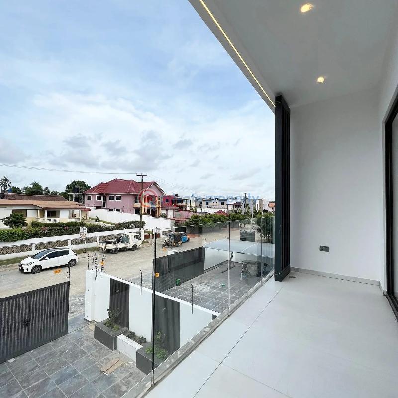 4 bedroom House For Sale Achimota Paraku Accra New Town  - 6