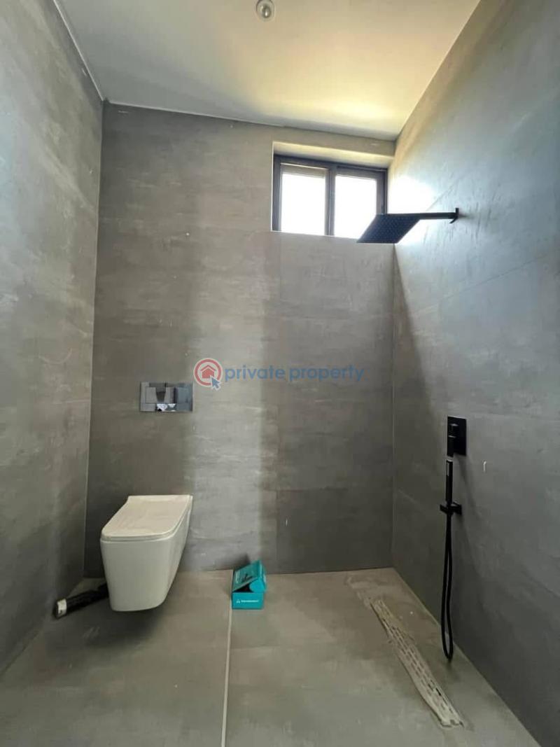 4 bedroom House For Sale East Airport spintex Accra Metropolitan  - 1