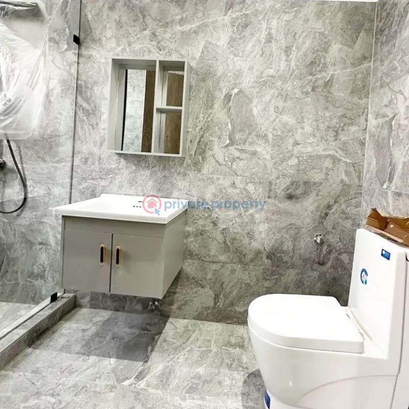 4 bedroom House For Sale Botwe School Junction. Adenta Municipal Accra - 2