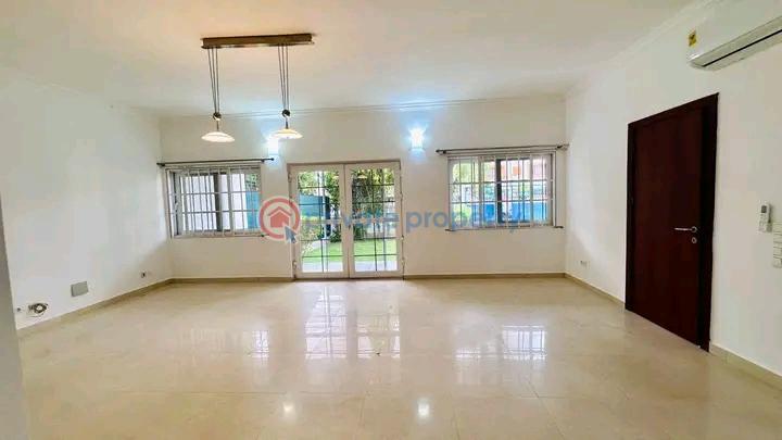 4 bedroom Townhouse For Rent Labone Labadi-Aborm Accra - 2
