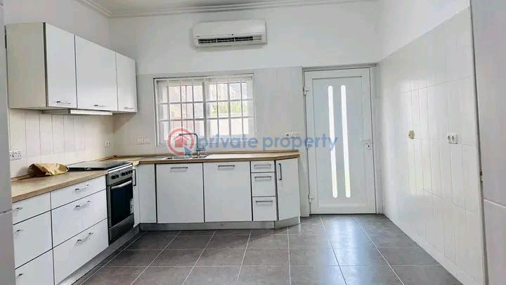 4 bedroom Townhouse For Rent Labone Labadi-Aborm Accra - 3
