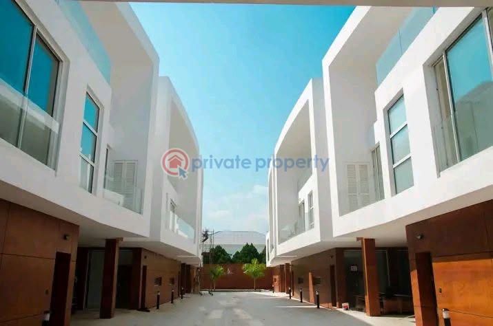 4 bedroom House For Sale Airport Residential Area Accra - 1