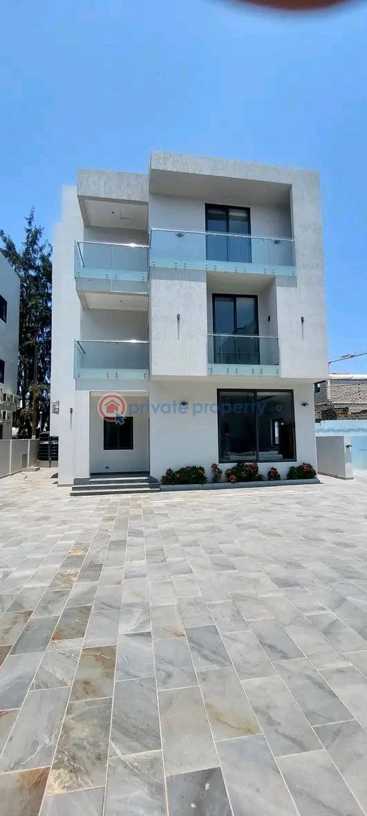 4 bedroom Townhouse For Rent Airport Residential Area Accra - 0
