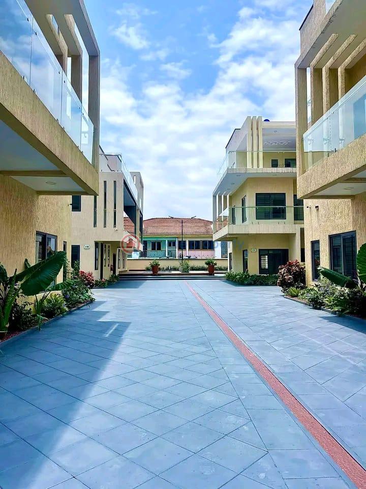 4 bedroom Townhouse For Rent East Legon Accra - 3