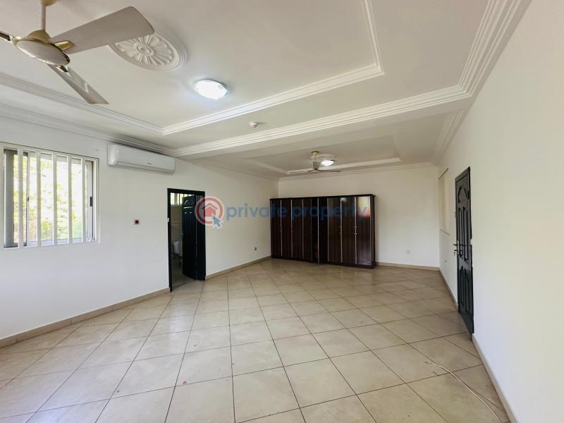 4 bedroom House For Rent North Ridge Accra - 22