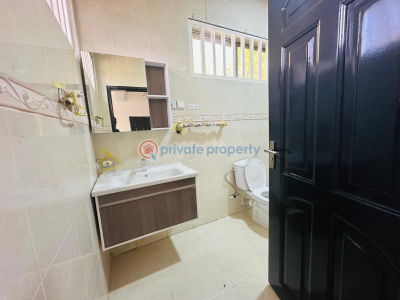 4 bedroom House For Rent North Ridge Accra - 21
